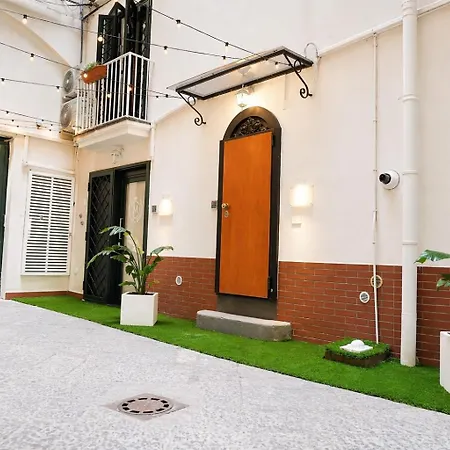 Montesantogroup House Nel Centro Di * Naples