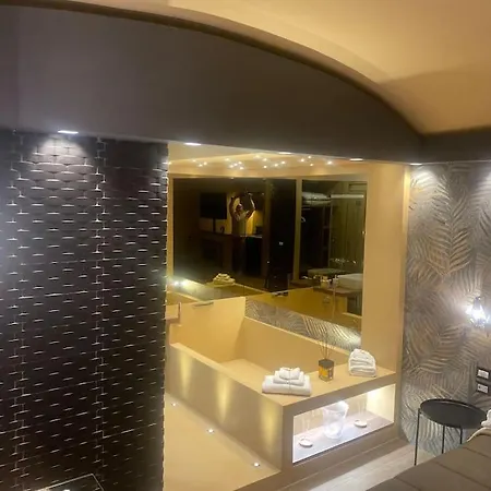 Montesantogroup House Nel Centro Di * Naples