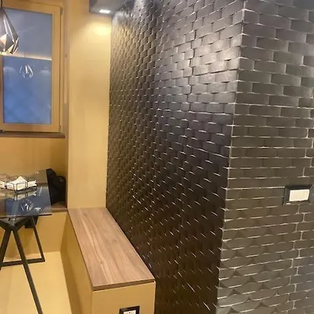 Montesantogroup House Nel Centro Di * Naples