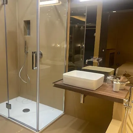 Montesantogroup House Nel Centro Di Holiday home Naples